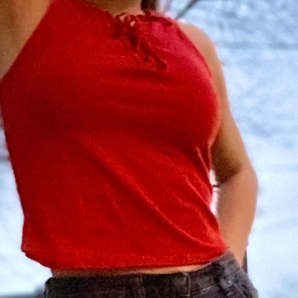 Cropped red muscle shirt